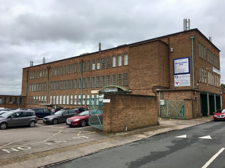Freehold St, Northampton for lease - Primary Photo - Image 1 of 2