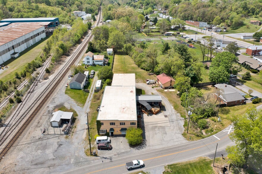 106 Stoney Battery Rd, Troutville, VA à vendre - Photo du bâtiment - Image 3 de 65