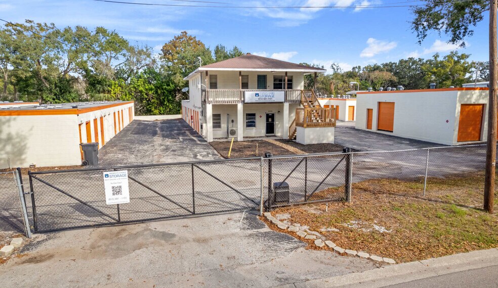 2108 Jelane Dr, Valrico, FL for sale - Building Photo - Image 3 of 12