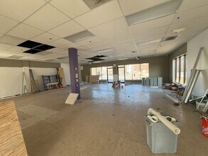 104-128 Eastgate Dr, Algonquin, IL for lease Interior Photo- Image 2 of 4