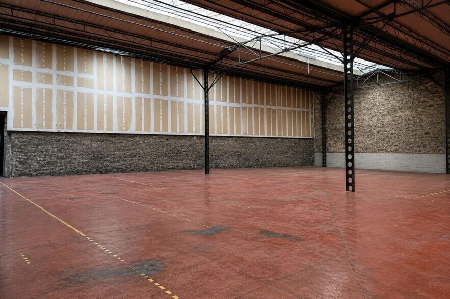 Industrial in Lille for lease - Interior Photo - Image 3 of 6
