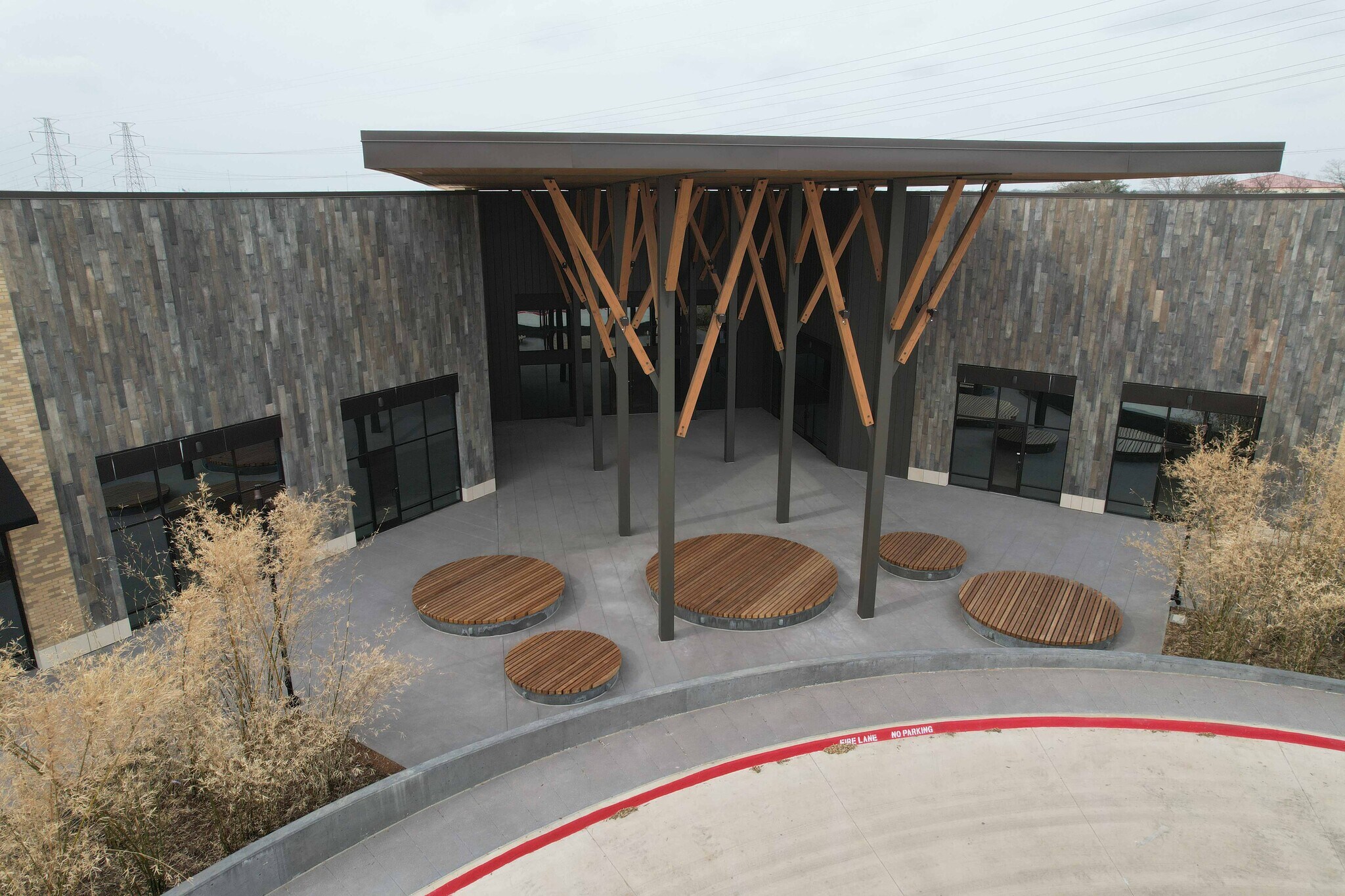 NWC Old Denton Rd & E Jackson Rd, Carrollton, TX à louer Photo principale- Image 1 de 5