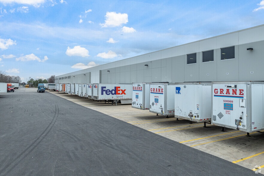 3501 Corporate Dr, Joliet, IL for lease - Building Photo - Image 2 of 5