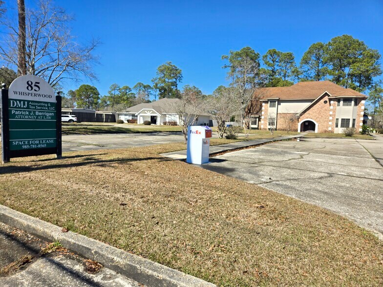 85 Whisperwood Blvd, Slidell, LA à louer - Photo du bâtiment - Image 2 de 9