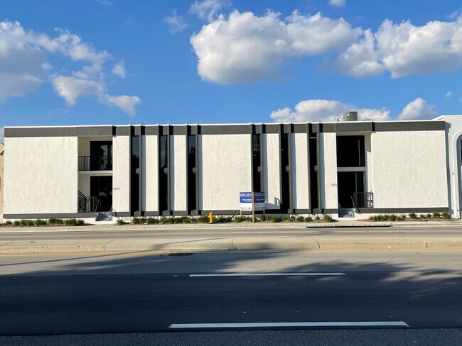 More details for 5575 NW 36th St, Miami, FL - Office for Lease
