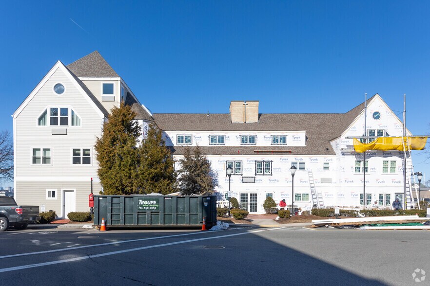 304 Victory Rd, Quincy, MA à louer - Photo du bâtiment - Image 1 de 1