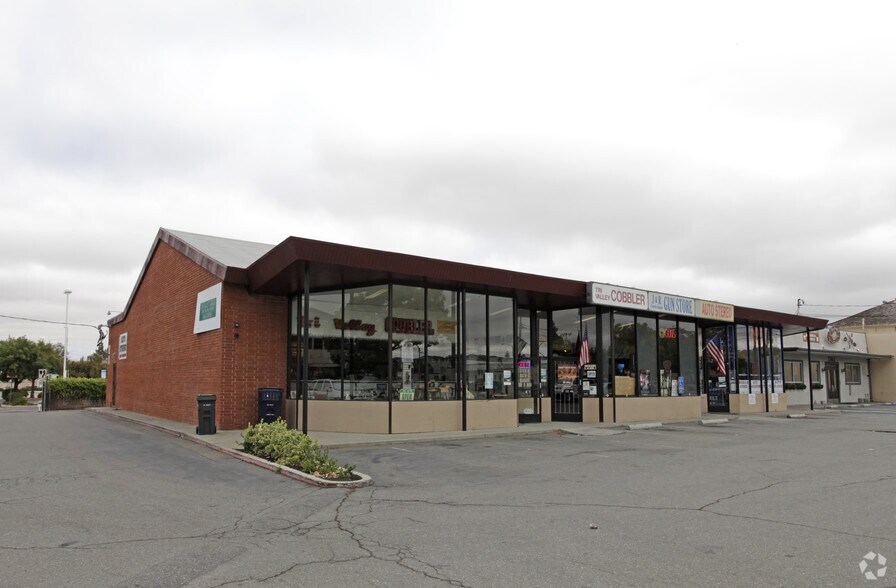 2558 Old 1st St, Livermore, CA à louer - Photo du bâtiment - Image 2 de 20