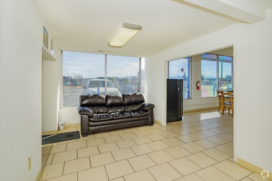 295 Kietzke Ln, Reno, NV for lease - Interior Photo - Image 3 of 23