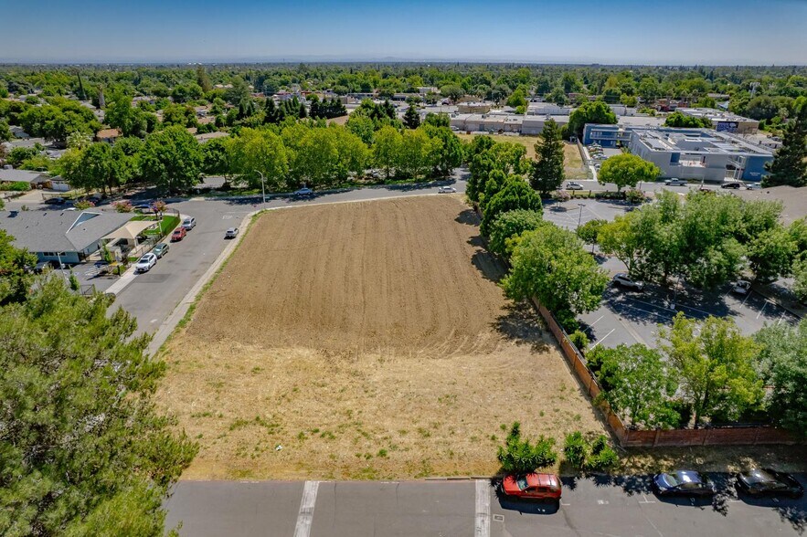 2391 Northview Dr, Sacramento, CA à vendre - Aérien - Image 3 de 4