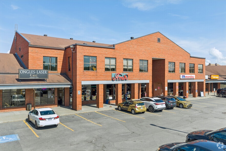 2915 Boul Saint-Charles, Kirkland, QC à louer - Photo du bâtiment - Image 2 de 6