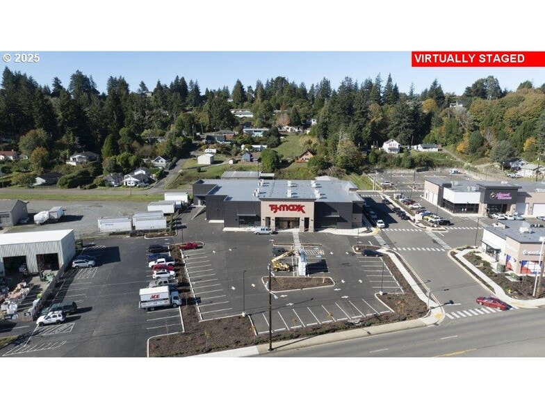 1233 Teakwood Ave, Coos Bay, OR for sale - Building Photo - Image 2 of 16