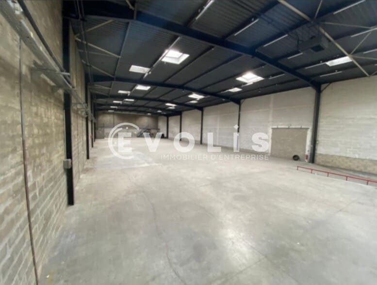 12 Avenue Arago, Morangis for lease - Building Photo - Image 2 of 9