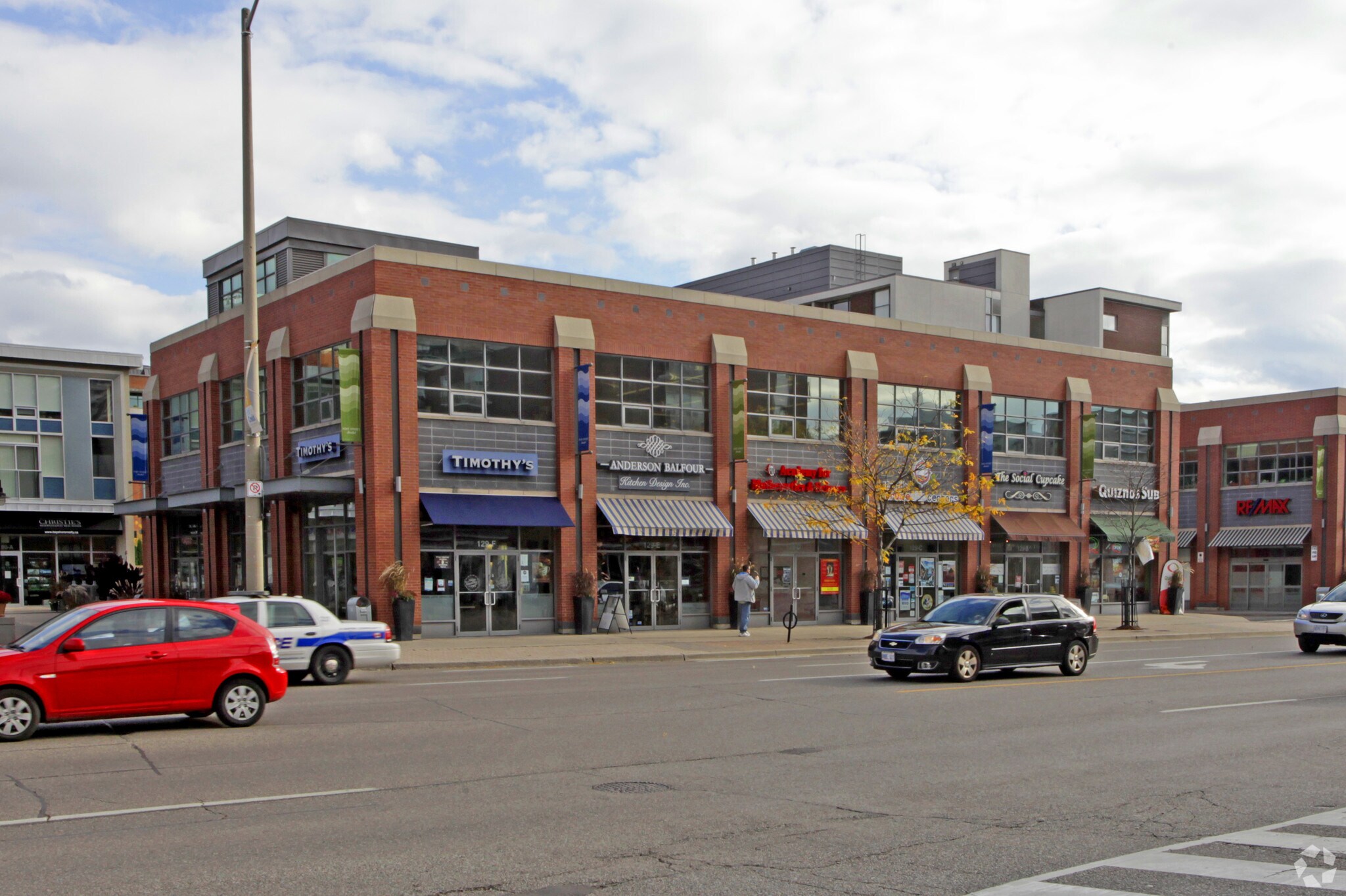 129 Lakeshore Rd E, Mississauga, ON à vendre Photo principale- Image 1 de 1