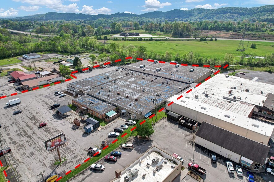 1904 W Emory Rd, Powell, TN à vendre - Photo du bâtiment - Image 1 de 36