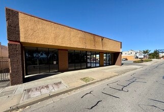 1135-1137 N Main St, Salinas, CA à louer Photo du bâtiment- Image 2 de 21
