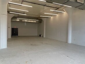 4701 Van Dam St, Long Island City, NY for lease Building Photo- Image 1 of 7
