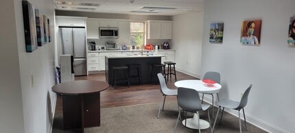 1011 N Brookside Rd, Wescosville, PA for lease Interior Photo- Image 1 of 3