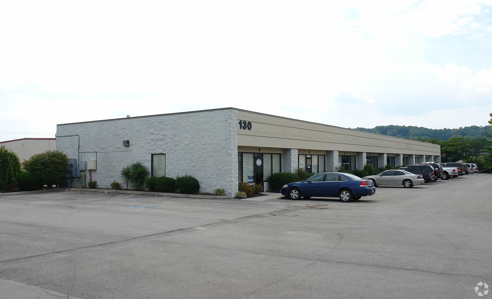 130 Perimeter Park Rd, Knoxville, TN for lease Primary Photo- Image 1 of 5