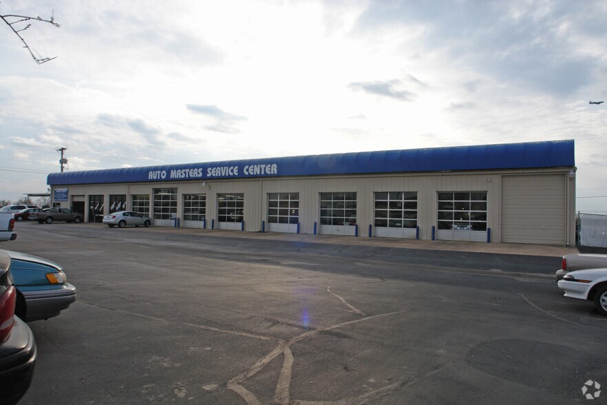 911 N Buckner St, Derby, KS à vendre - Photo du bâtiment - Image 2 de 74