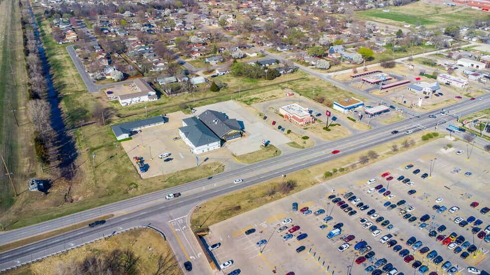 710 W 7th Ave, Augusta, KS à vendre - Photo du bâtiment - Image 3 de 3