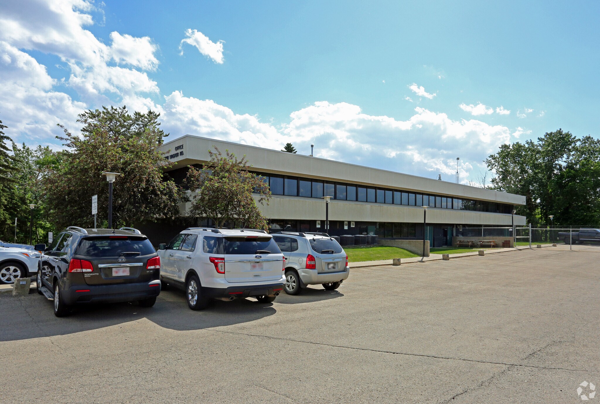 7708 Wagner Rd NW, Edmonton, AB à vendre Photo principale- Image 1 de 1