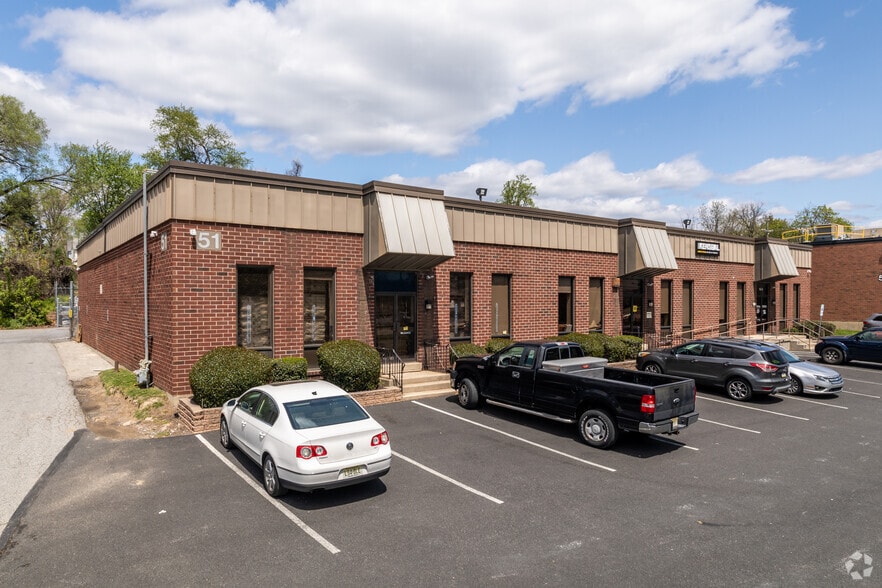 1540-1544 Delmar Dr, Folcroft, PA à vendre - Photo principale - Image 1 de 2