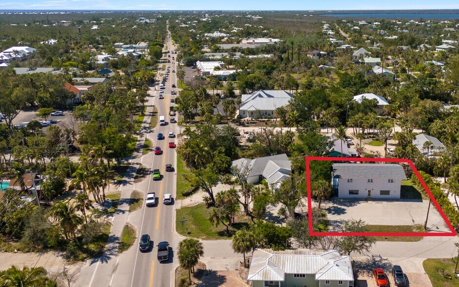 905 Fitzhugh St, Sanibel, FL à vendre - Photo du bâtiment - Image 2 de 21