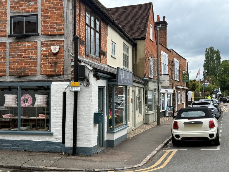 13 Market Sq, Amersham for lease - Building Photo - Image 2 of 6