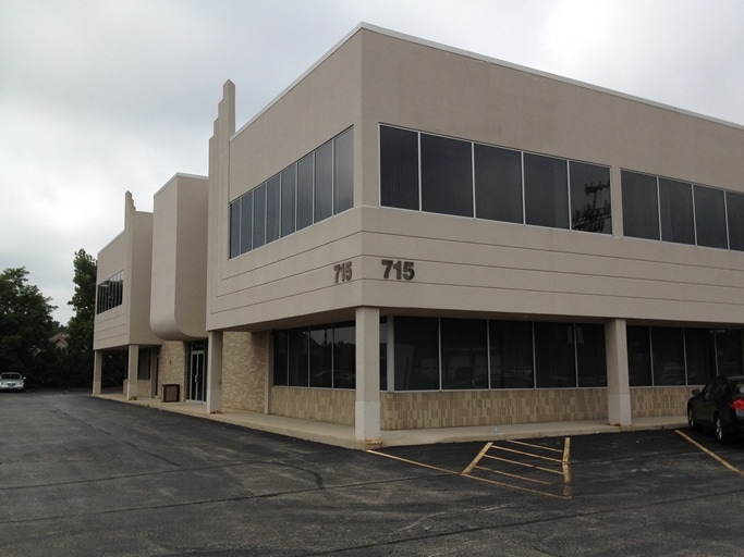 715 W Lake St, Addison, IL for lease Primary Photo- Image 1 of 13