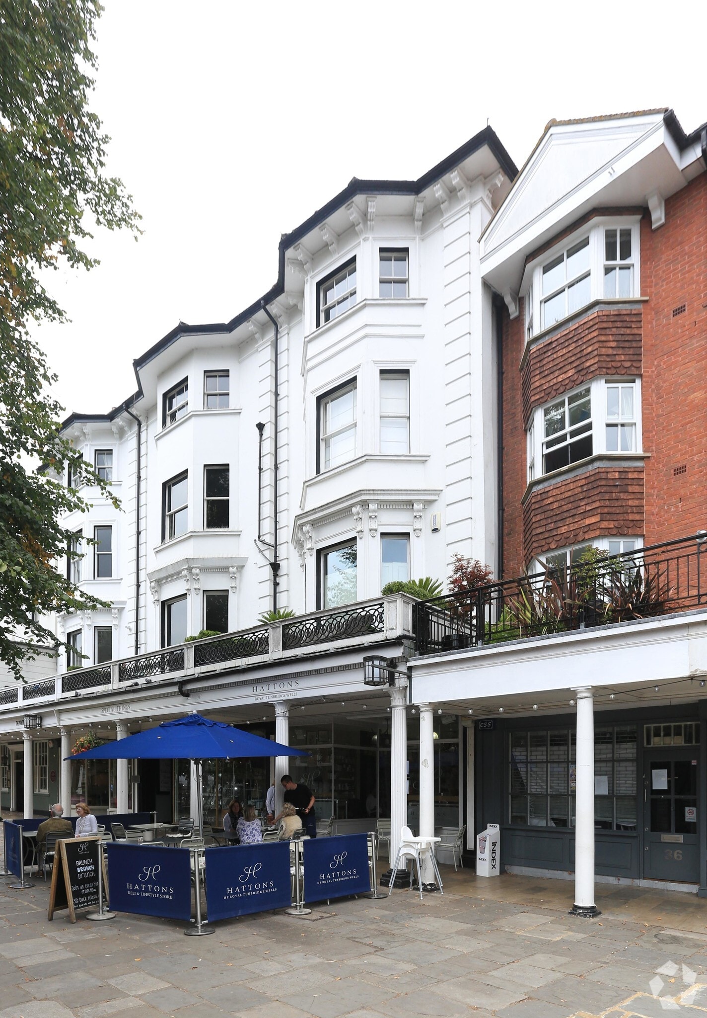 38 The Pantiles, Tunbridge Wells for lease Primary Photo- Image 1 of 3