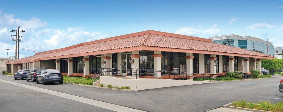 275 E Baker St, Costa Mesa, CA for lease - Primary Photo - Image 1 of 10