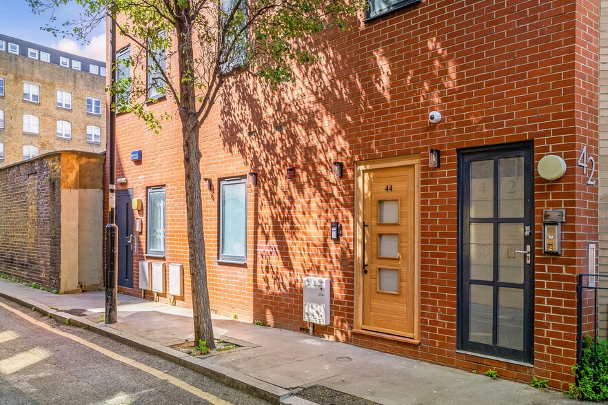 44 Copperfield St, London for lease - Building Photo - Image 2 of 9