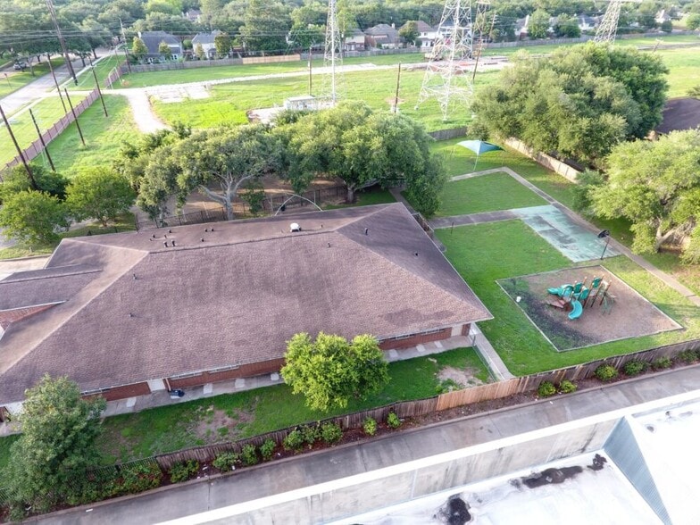 1717 Dulles Ave, Missouri City, TX for lease - Building Photo - Image 3 of 11