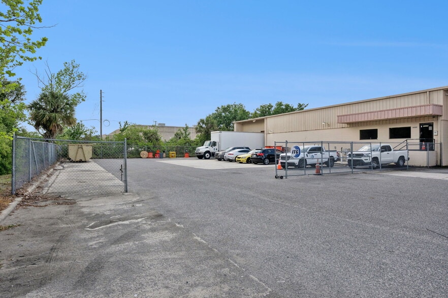 10235 General Dr, Orlando, FL à vendre - Photo du bâtiment - Image 2 de 24