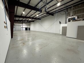 3408 Florence Cir, Powder Springs, GA for lease Building Photo- Image 2 of 9