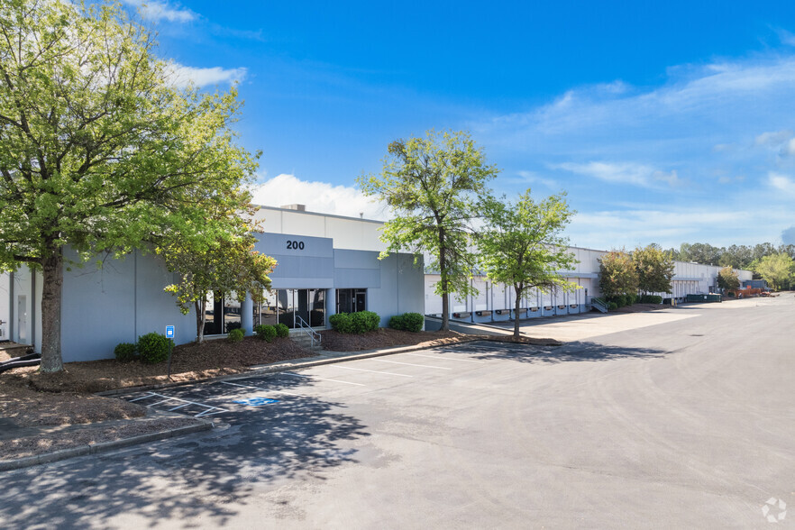 3655 Atlanta Industrial Dr NW, Atlanta, GA for lease - Primary Photo - Image 1 of 27