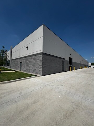 10624 Clarence Dr, Frisco, TX à vendre - Photo du bâtiment - Image 3 de 17