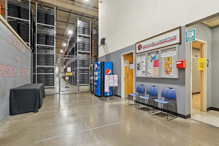 4820 Dale Dr, Lafayette, IN à vendre - Photo du bâtiment - Image 3 de 13