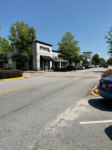 481 Town Center Pl, Columbia, SC à louer - Photo du bâtiment - Image 3 de 12