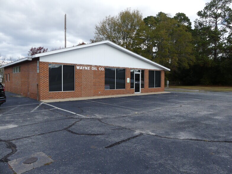 1301 Wayne Memorial Dr, Goldsboro, NC à vendre - Photo du bâtiment - Image 2 de 4
