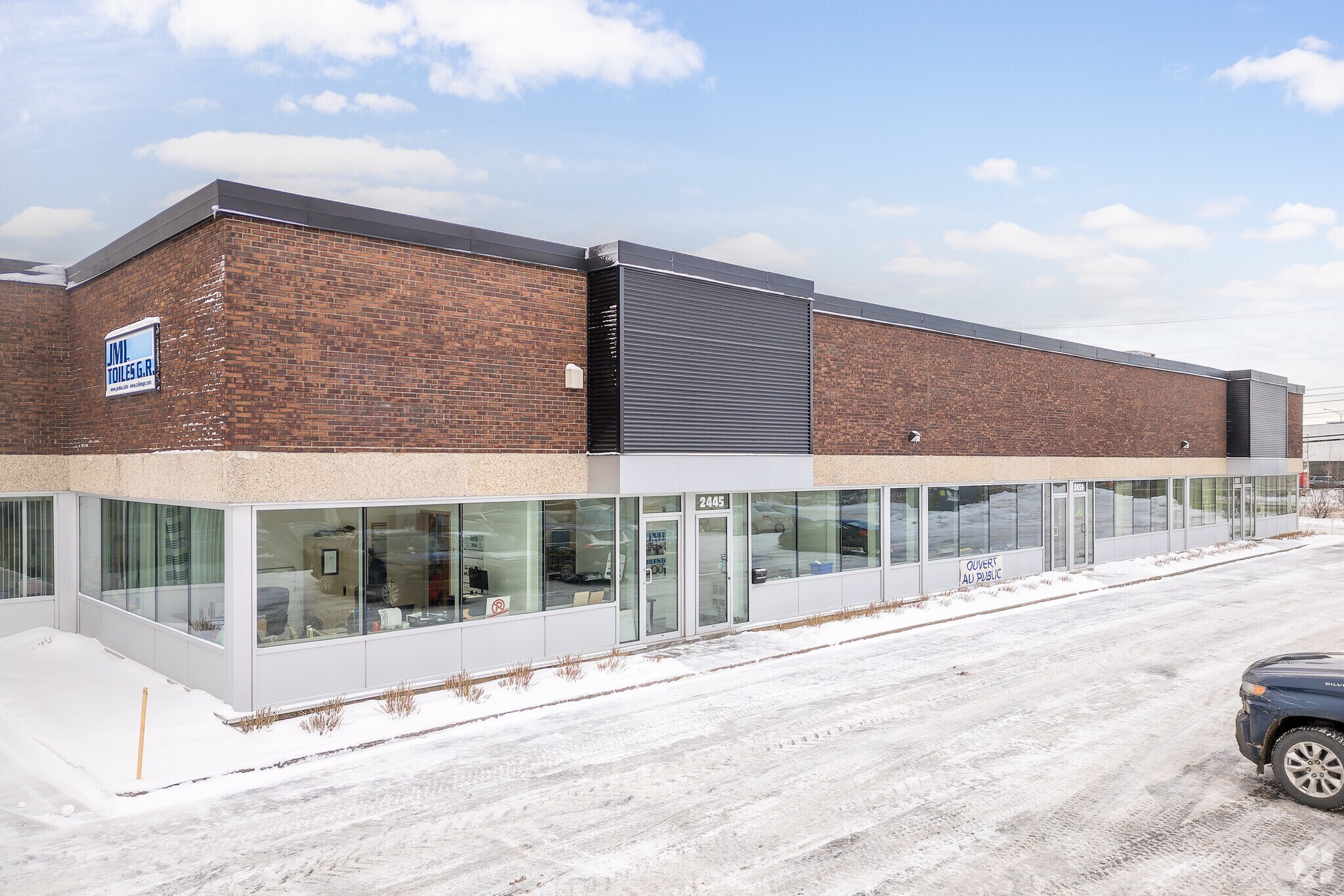 2401-2465 Ave 46th, Montréal, QC for sale Primary Photo- Image 1 of 1