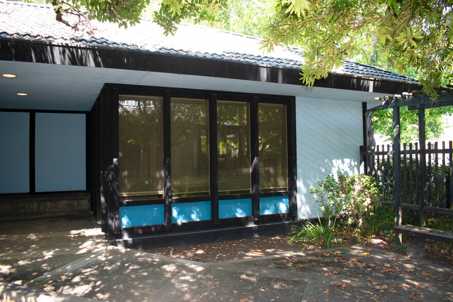 4720 Hoen Ave, Santa Rosa, CA à louer - Photo du bâtiment - Image 1 de 1