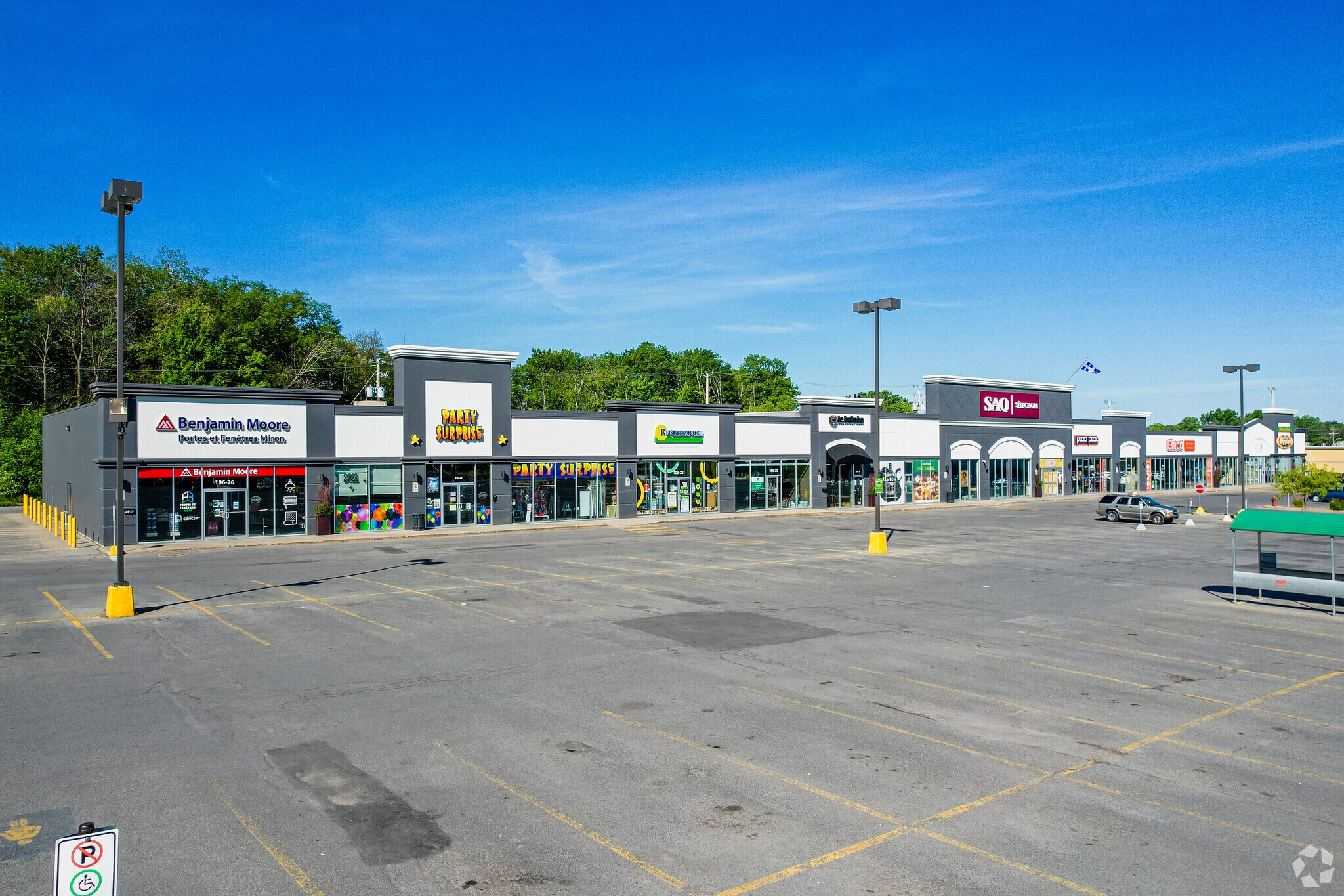 80-88 Boul Don-Quichotte, L'Île-Perrot, QC à vendre Photo du bâtiment- Image 1 de 1