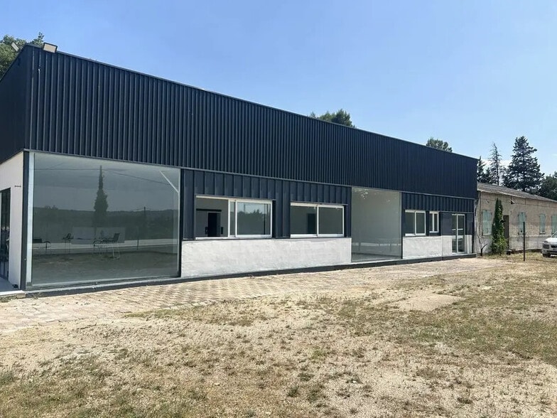 Retail in Saze for lease - Building Photo - Image 2 of 8