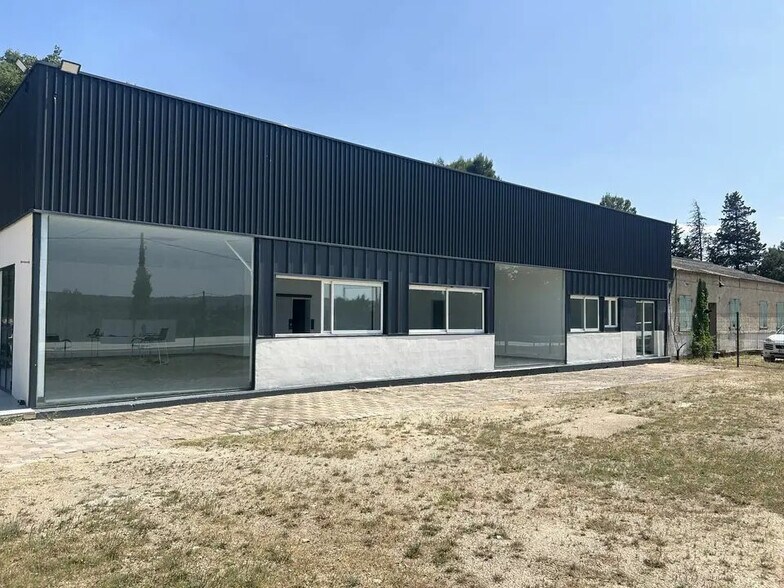 Commerce de détail dans Saze à louer - Photo du bâtiment - Image 2 de 8