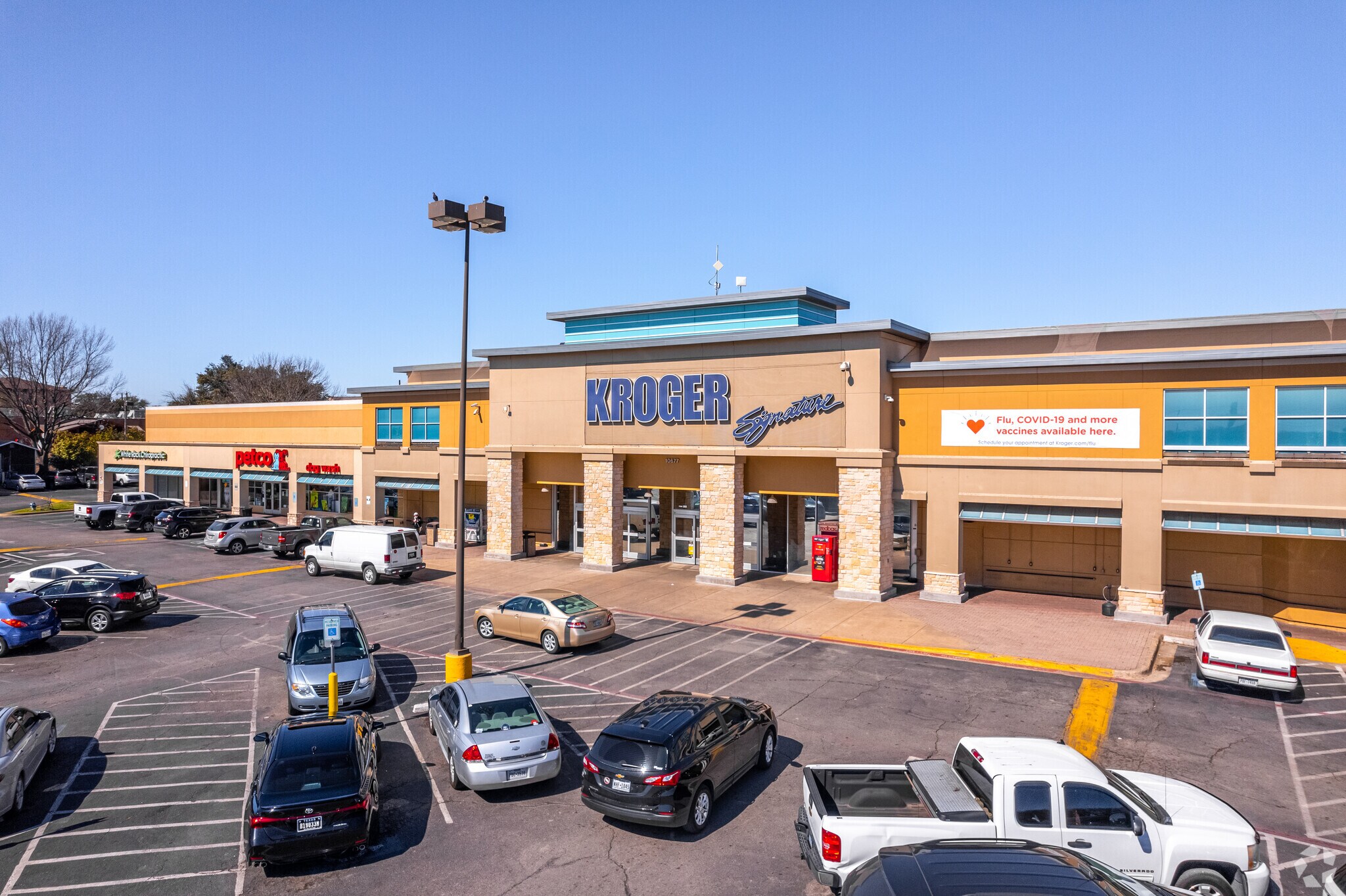 10675-10677 E Northwest Hwy, Dallas, TX à louer Photo principale- Image 1 de 5