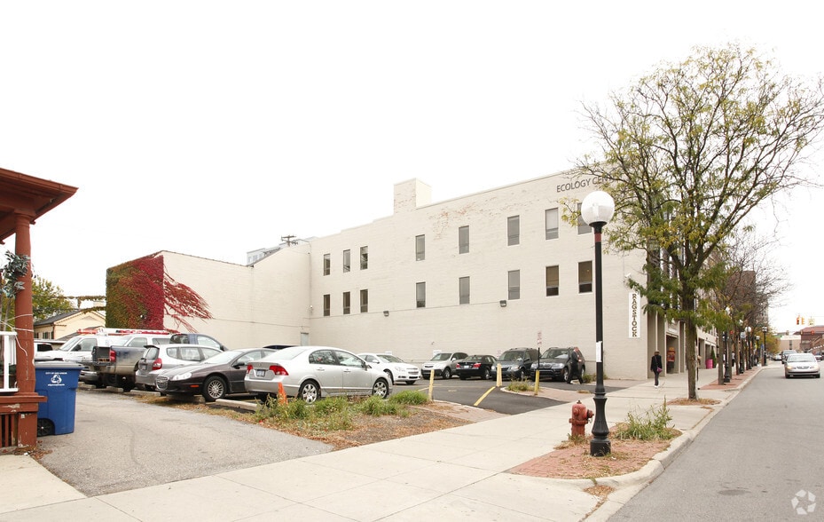 337-341 E Liberty St, Ann Arbor, MI for lease - Building Photo - Image 2 of 12