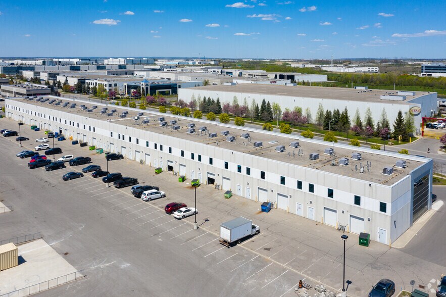 81 Zenway Blvd, Vaughan, ON à louer - Aérien - Image 2 de 9