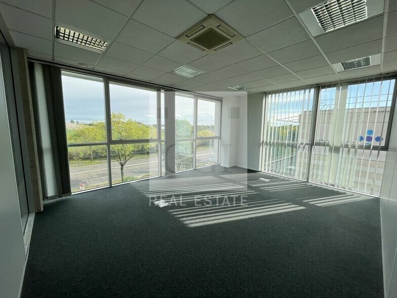 12 Rue Edison, Bron for lease - Interior Photo - Image 1 of 18