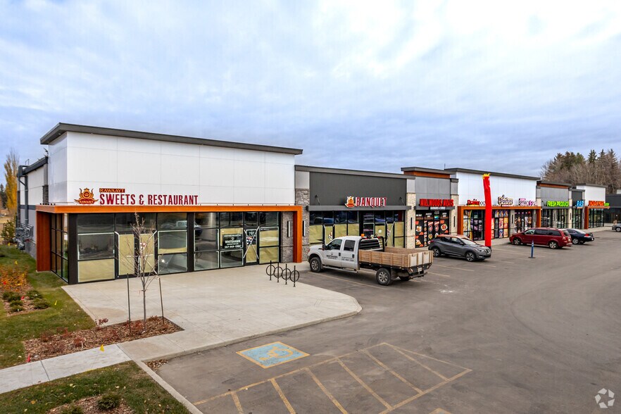 811 75 St SW, Edmonton, AB à vendre - Photo principale - Image 1 de 1